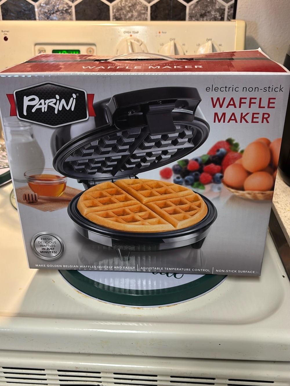 Parini Electric Non-Stick Waffle Maker - Black